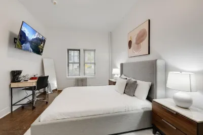 Comfortable Workspace and Cozy Atmosphere - Inviting Brooklyn Retreat Hotels in 