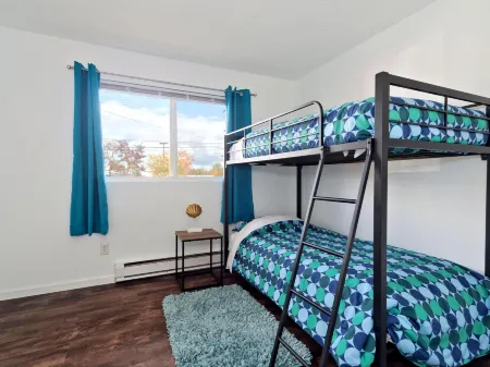 Stylish Kitchen and Smart TV Included - Modern Cozy Hideaway