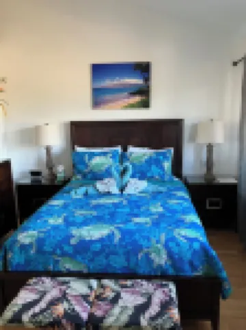 Clean Comfortable Condo that is Steps to the Beach, Affordable w/Free Parking