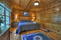 Fire Pit, Hot Tub and Sunroom - Cozy Mountain Retreat