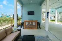 Welcoming Ambiance and Community Facilities - Charming Coastal Oasis