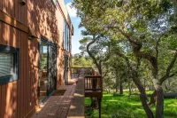 The Silver Lady | Retro-Chic Retreat w/ Huge Mountain-View Deck | Near Beach