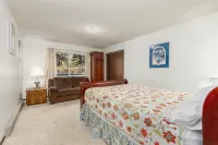 Cozy condo with great downtown location near biking, shopping, dining Hôtels à : Girdwood