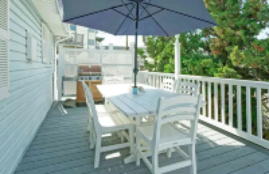 Cozy and Roomy Beachside Bungalow in Sea Isle