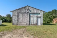 Kayak Access and Concierge Services - Charming Rustic Retreat