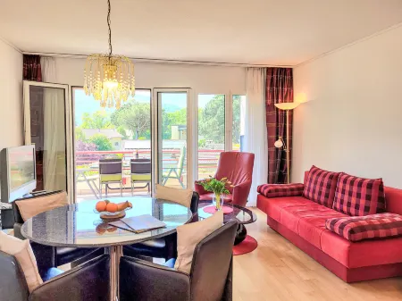 Caslago Отели рядом с достопримечательностью «Alprose Chocolate Museum»