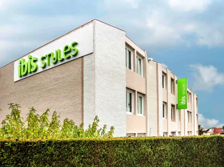 Ibis Styles Rouen Nord Barentin Отели в г. Бетвиль