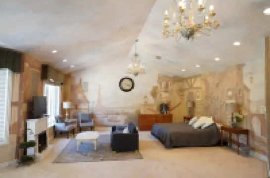 Huge Heated Indoor/Outdoor Pool and Spa Amenities - Stunning Mountain Retreat