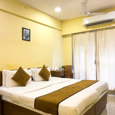 Pinakii Comfort Stay Vile Parle - Near Airport Отели рядом с достопримечательностью «Театр Притхви»