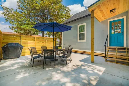 Charming Retreat w/ Bikes