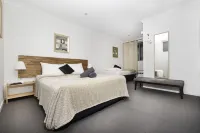 Bald Hills Motel - 2-Star