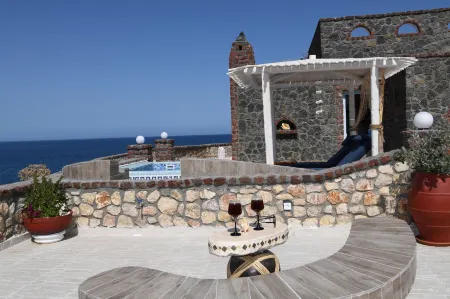 Starlight Luxury Seaside Villa & Suites