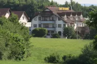 Hotel Empfinger Hof GmbH Hotels in der Nähe von Fischweiher Bechhausen