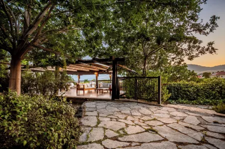 Grand Vista Boutique Hotel and Spa Отели в г. Кирьят-Шмона