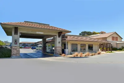 Larkspur Mill Valley Hotels in Stinson Beach