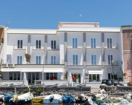Baia Flegrea Meublè Hotels in Bacoli