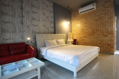 One Beat Vintage & Bistro Hotels in Ang Sila