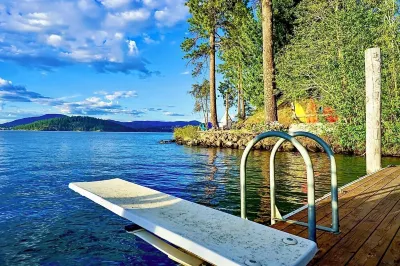 To Wake at the Lake! Fun-Packed 3-Br Villa with Private Beach and Dock!