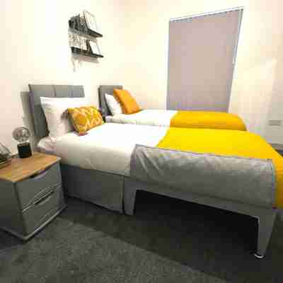 Darlington Suites by SA Stays Rooms