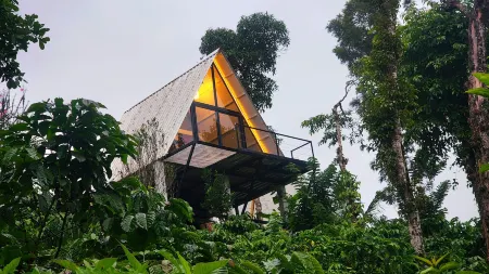 The Breeze Resort Отели рядом с достопримечательностью «Old Chariots, Dharmasthala»