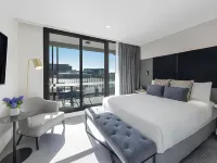 Deco Hotel Canberra Hotels in Braddon