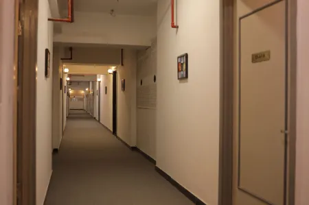 Nimantrana Отели рядом с достопримечательностью «Radha Krishan Park»