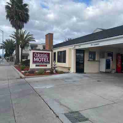 Colonial Motel Hotel Exterior