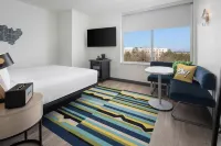 Aloft Shenandoah Woodlands Area Hotels near Nordstrom Rack