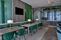 Courtyard Hotel Waterfall City - breakfast