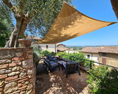 La Terrazza, Historic Tuscan Stone Residence with Garden and Terrace in Cetona Hotels in Cetona