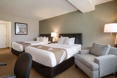 Quality Inn & Suites - parking