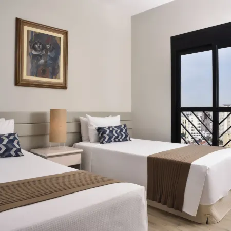 Plaza Inn Small Town Flat Отели рядом с достопримечательностью «Сантана»