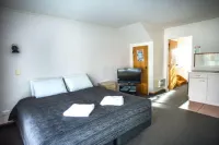 Bennetts Thermal Motor Inn Hotels in Papamoa