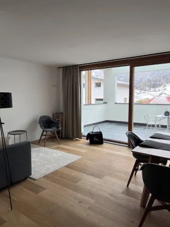 Cozy apartment with large terrace within walking distance to the ski lift Отели в г. Курон-Веноста