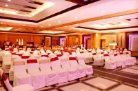 Hotel Royal Cliff Hotels in Kanpur