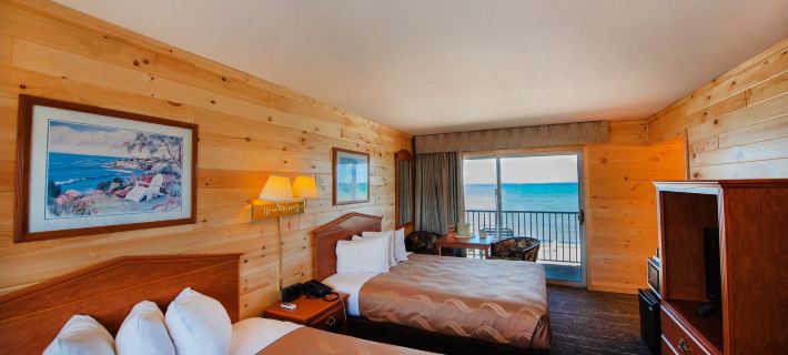 Quality Inn & Suites Mackinaw City Beachfront Hotels in Cheboygan County