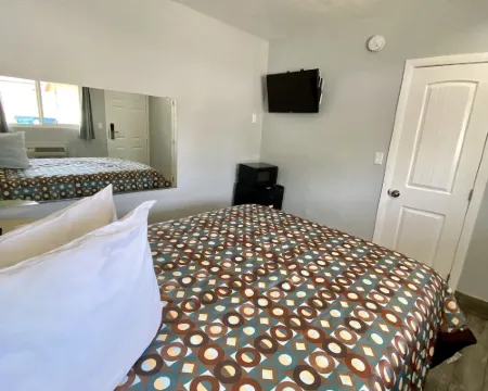 Dixie Motel Hotels in Compton