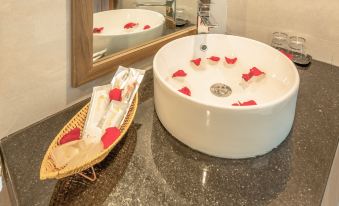 Yen Vy Hotel and Apartment