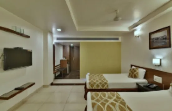 Grand Ashirwad Beacon Hotel dekat Habibganj Railway Station