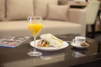 Dominic Smart & Luxury Suites - Republic Square - Pensions