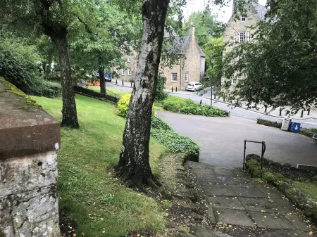 Old Spittal Hospital Apartment Отели рядом с достопримечательностью «Университет Стерлинг»