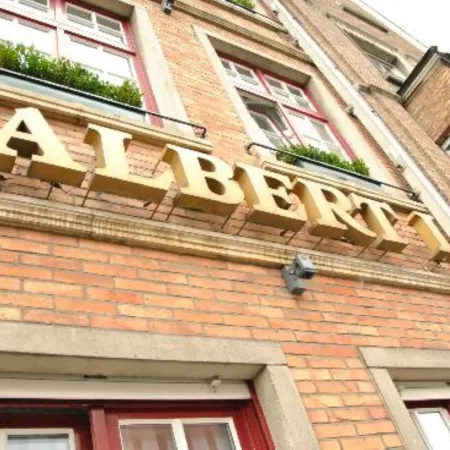 Hotel Albert I Отели рядом с достопримечательностью «Городские ворота Смеденпоорт»