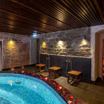 City Hotel Tallinn by Unique Hotels Отели рядом с достопримечательностью «Городская стена»