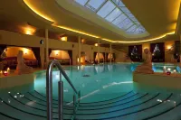 Yachthafenresidenz Hohe Düne - Swimmingpools