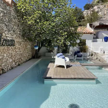 Hotel de La Plage - Mahogany