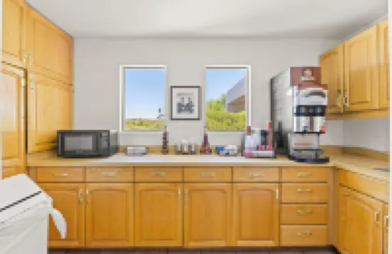 洛斯維亞傑羅斯賓館