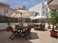 Hostal Residencia Europa Punico Các khách sạn gần Bến thuyền Marina Botafoch