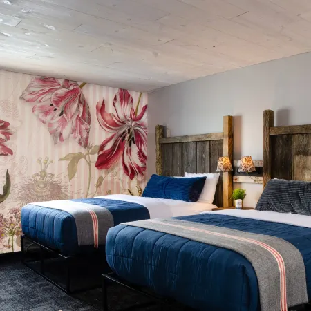 Vintage Block Inn & Suites