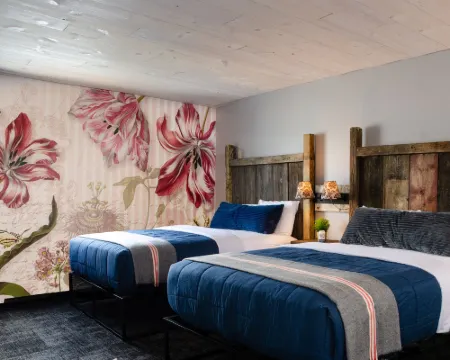 Vintage Block Inn & Suites Hotels in Okoboji