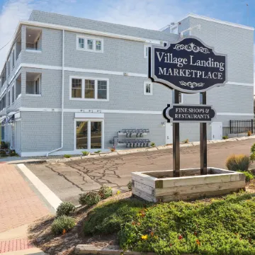 Thomas Sea Suites at Harbourtown Отели рядом с достопримечательностью «Plymouth Mayflower»